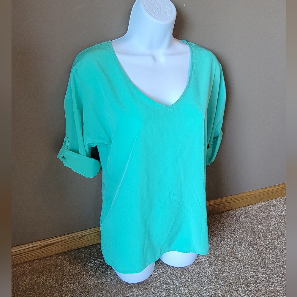 Old Navy V-Neck Short Sleeved Dressy NWT Never Worn Blouse Sea Green Size XS